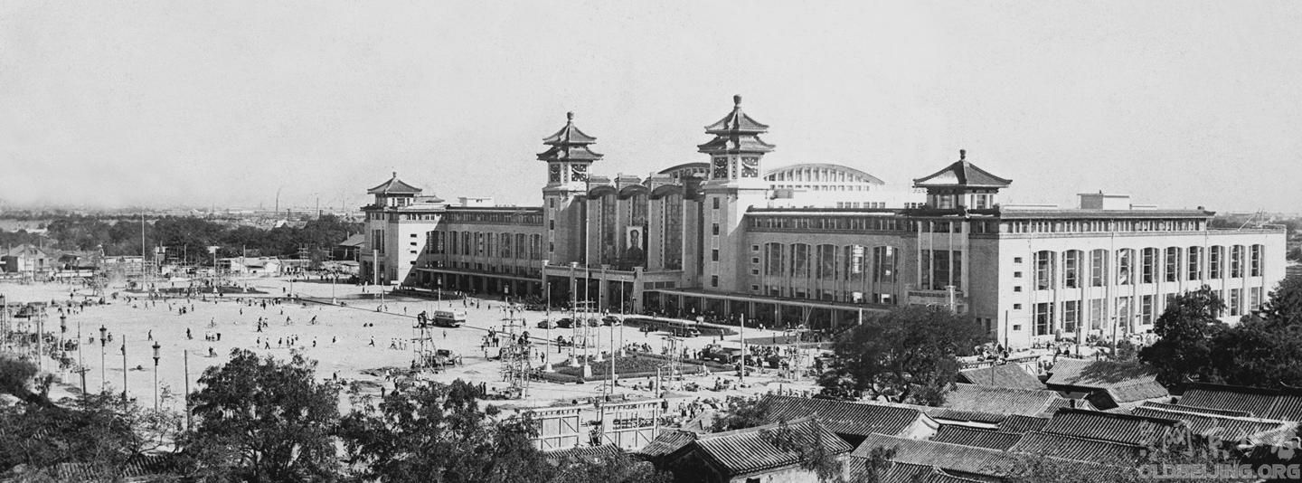 The Beijing Railroad Station in 1959 – Everyday Life in Mao's China